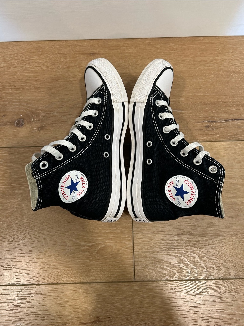Chuck Taylor Converse - Black - Women’s 7 - Picture 5 of 8